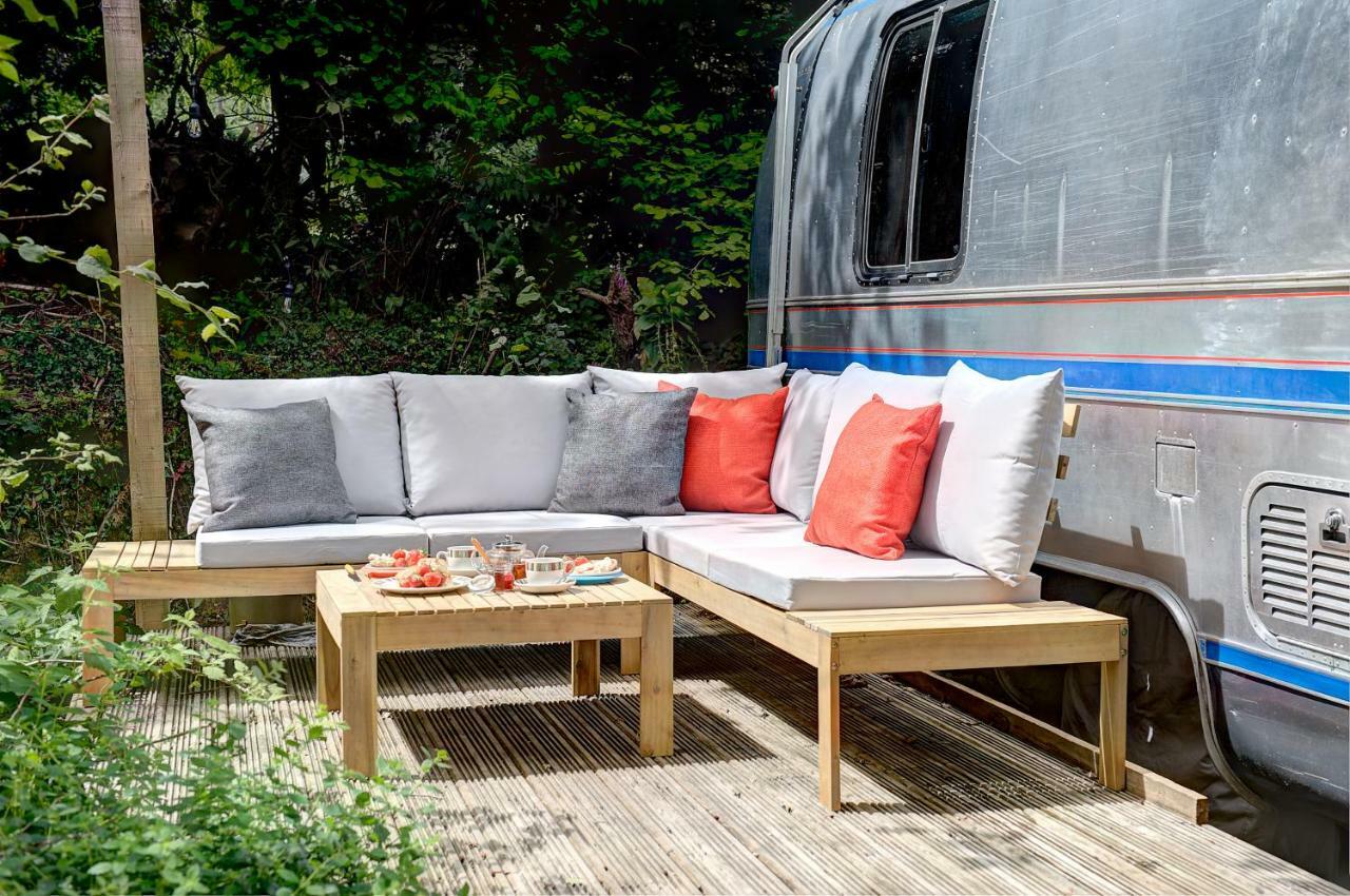 Glamping 1970 American Airstream Motorhome Ponsanooth Ngoại thất bức ảnh