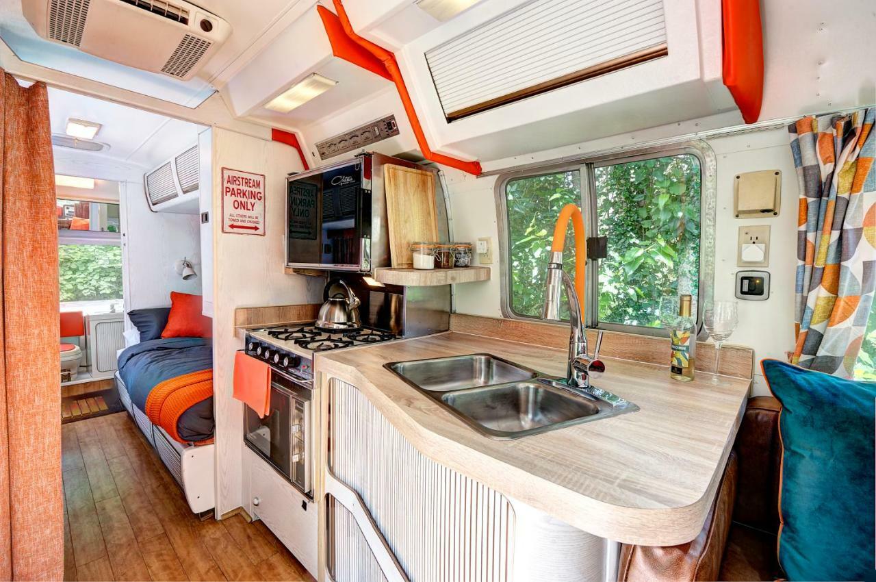 Glamping 1970 American Airstream Motorhome Ponsanooth Ngoại thất bức ảnh
