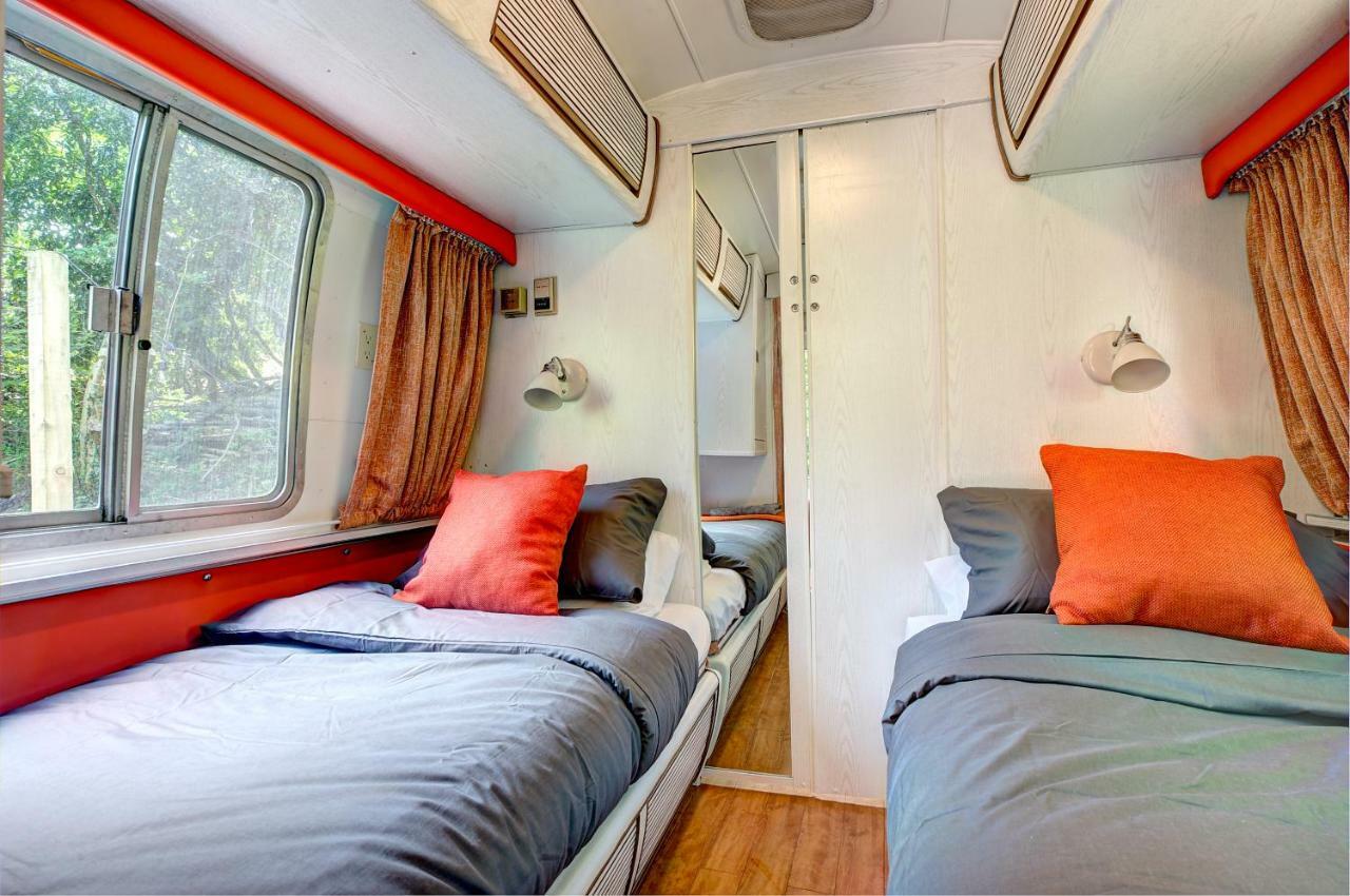 Glamping 1970 American Airstream Motorhome Ponsanooth Ngoại thất bức ảnh
