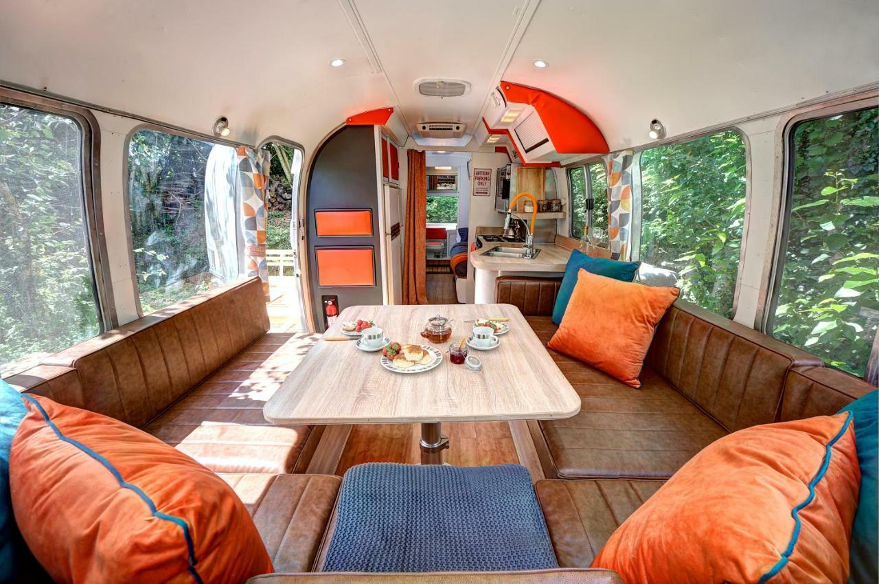 Glamping 1970 American Airstream Motorhome Ponsanooth Ngoại thất bức ảnh