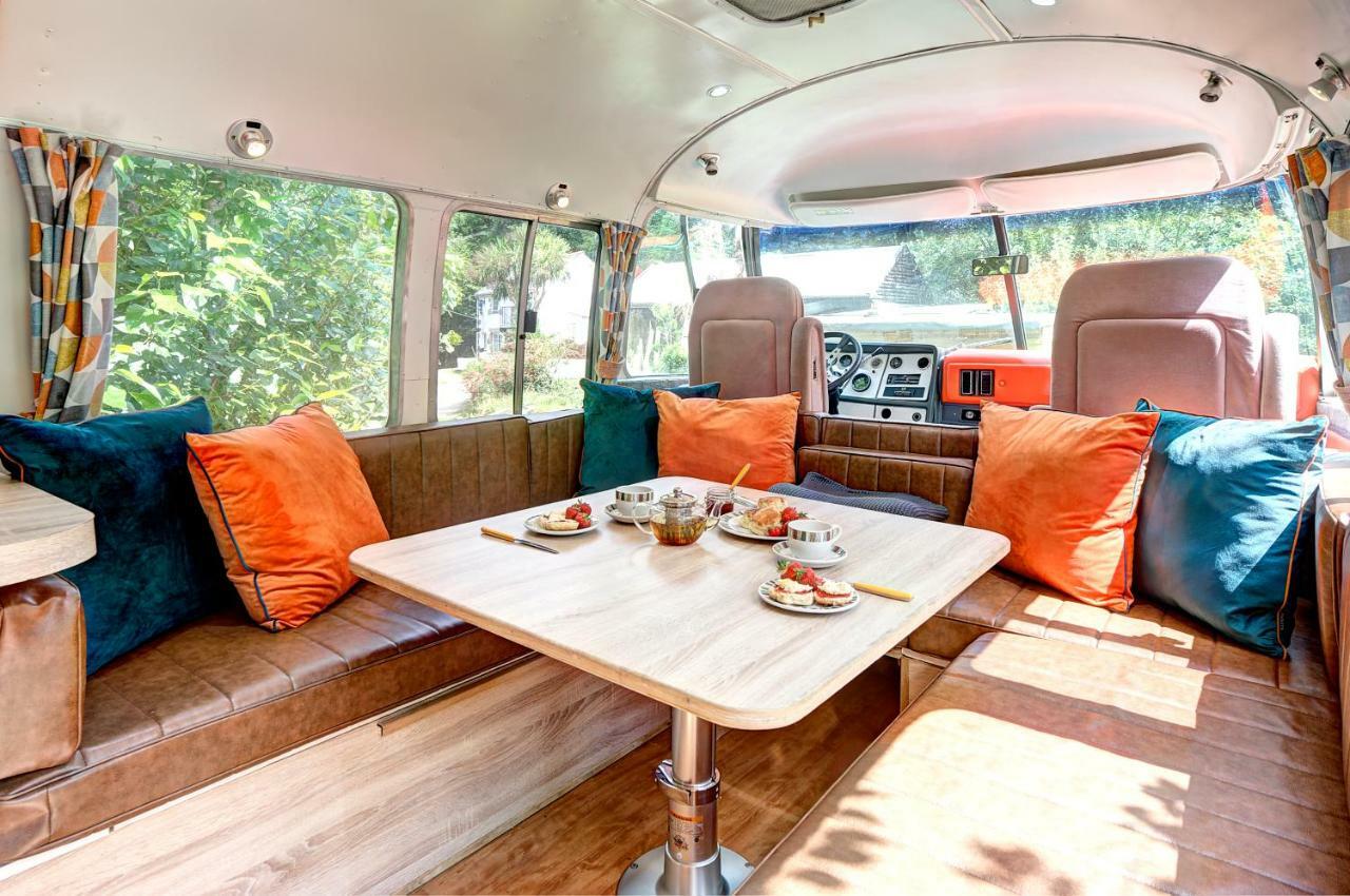 Glamping 1970 American Airstream Motorhome Ponsanooth Ngoại thất bức ảnh