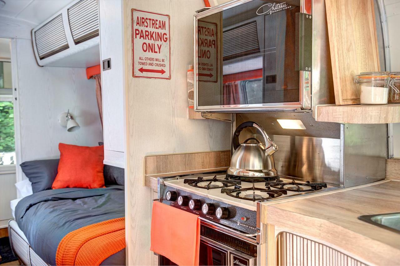 Glamping 1970 American Airstream Motorhome Ponsanooth Ngoại thất bức ảnh
