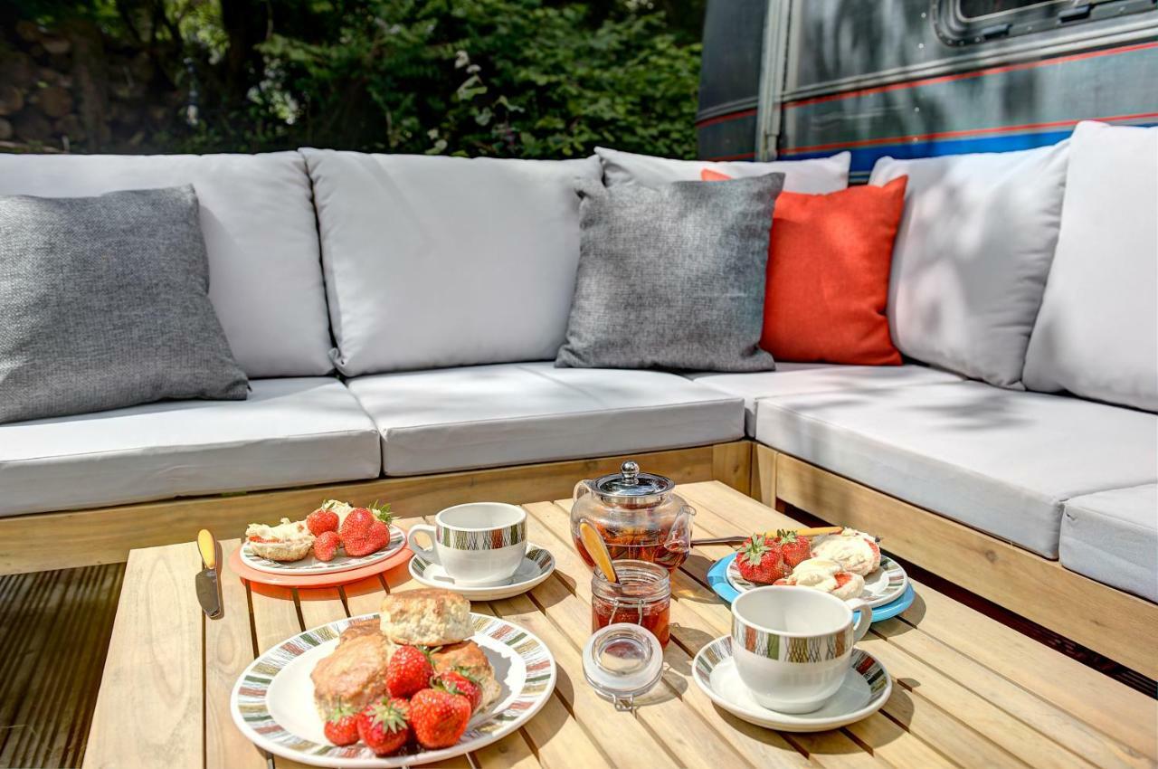 Glamping 1970 American Airstream Motorhome Ponsanooth Ngoại thất bức ảnh