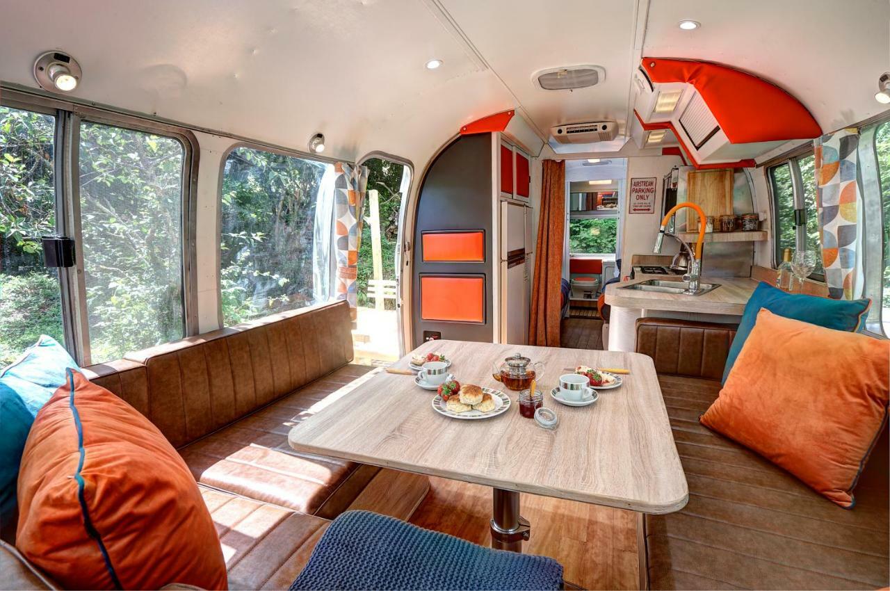 Glamping 1970 American Airstream Motorhome Ponsanooth Ngoại thất bức ảnh